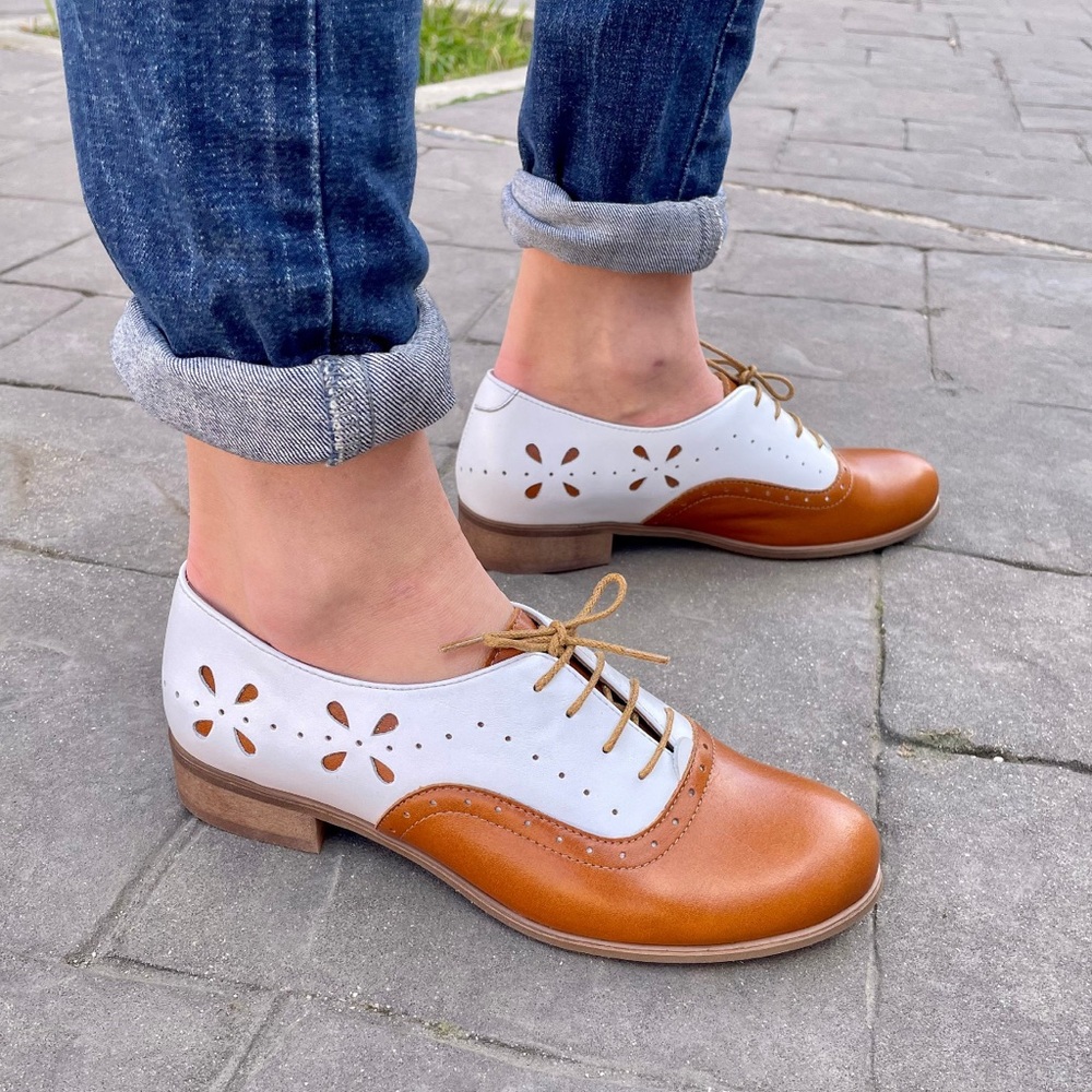 Julia Bo Floral Brogue Leather Oxfords - Size 39 - Picture 9 of 9